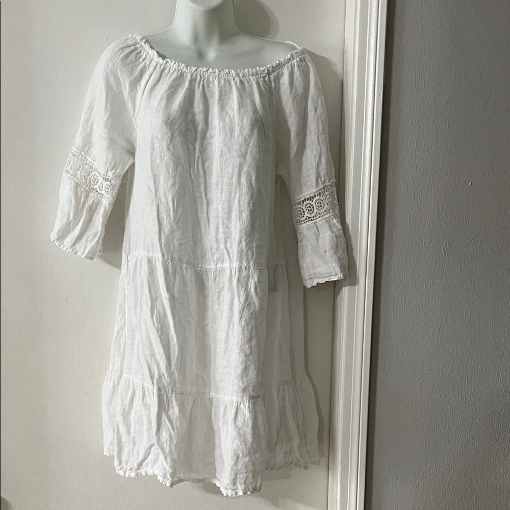 Elegant White Lace Detail dress - Picture 2 of 8